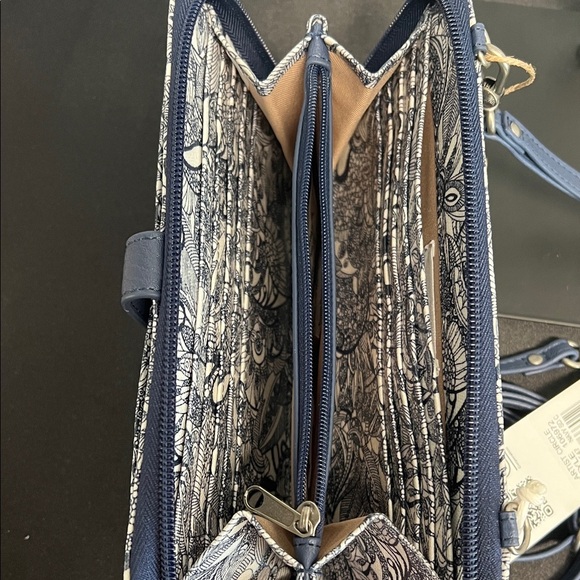 Sakroots | Navy Smart Phone Crossbody/Wallet/Wristlet - Picture 10 of 16